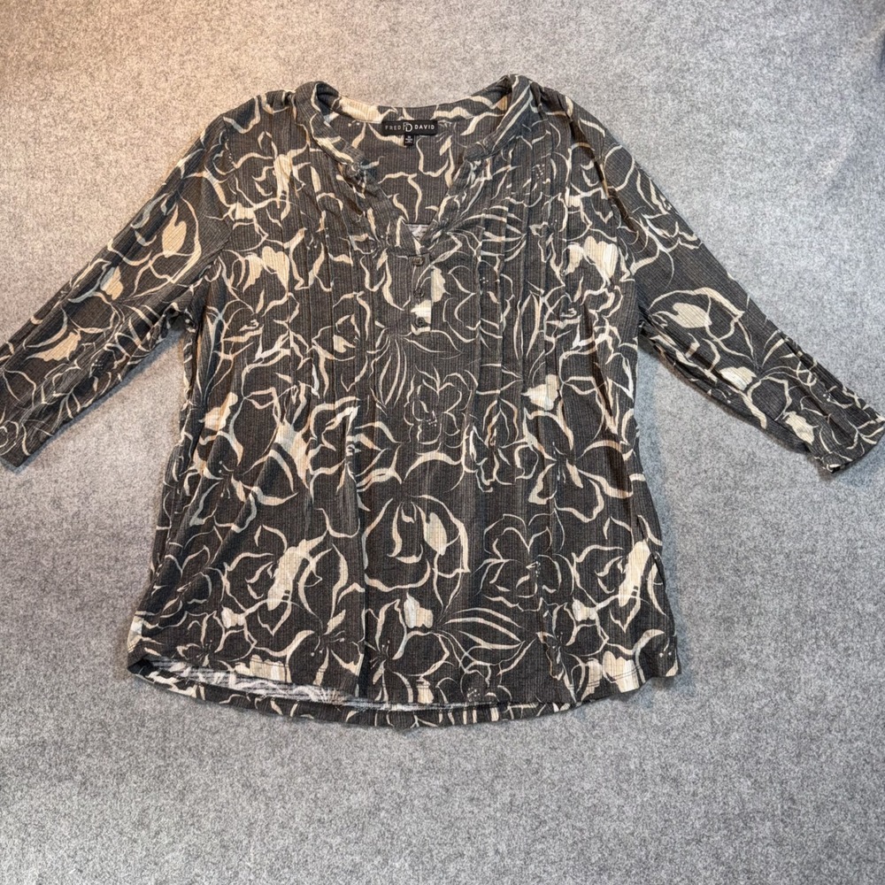 Fred David CS11255RW Henley Top 1X Charcoal Floral Ribbed Knit 3/4 Sleeve